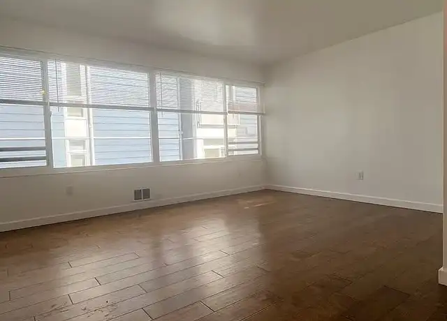 Property at Bellevue Manor Apartments - 412 Bellevue Ave E, Seattle, WA, 98102, 1 bed, 1 bath, [object Object]