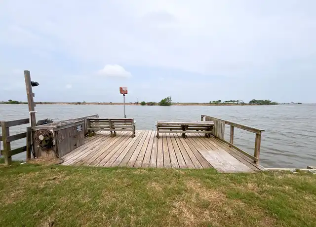 Property at 5052 County Road 469, Brazoria, TX, 77422, 1 bed, 1 bath, [object Object]
