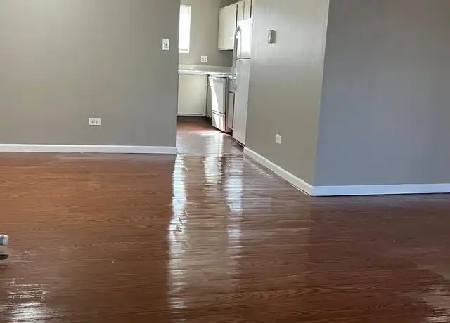 Property at 2318 W Nichols Rd Unit C, Arlington Heights, IL, 60004, 2 beds, 1 bath, [object Object]