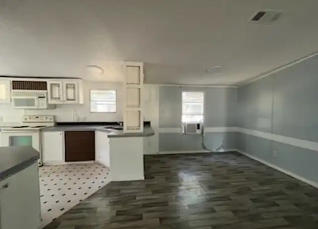 Property at 104 Nathey Ave, Niceville, FL, 32578, 2 beds, 1 bath, [object Object]