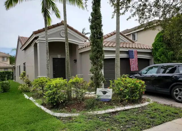 Property at 1070 Golden Cane Dr, Weston, FL, 33327, 3 beds, 2 baths, [object Object]