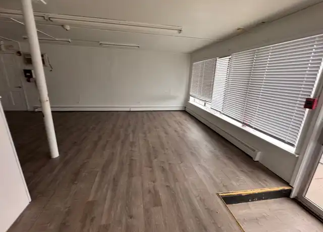 Property at 3036 Chicago Rd Unit Sf, South Chicago Heights, IL, 60411, 0 beds, 1 bath, [object Object]