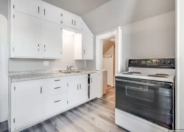 Property at 2726 W Spencer St Unit 2726 1/2, Appleton, WI, 54914, 2 beds, 1 bath, [object Object]