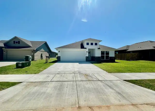Property at 836 Lewis St, Pea Ridge, AR, 72751, 4 beds, 2 baths, [object Object]
