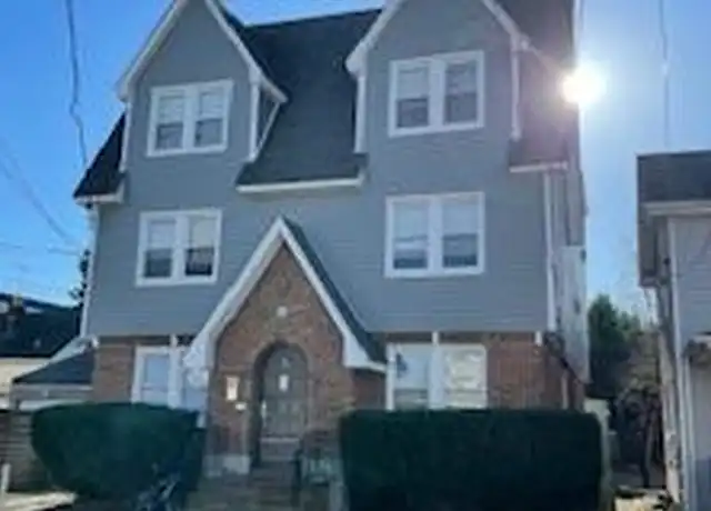 Property at 32 Moore Ave #2, Hempstead, NY, 11550, 2 beds, 1 bath, [object Object]