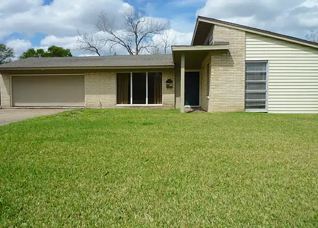 Property at 4810 Redstart St, Houston, TX, 77035, 3 beds, 2 baths, [object Object]