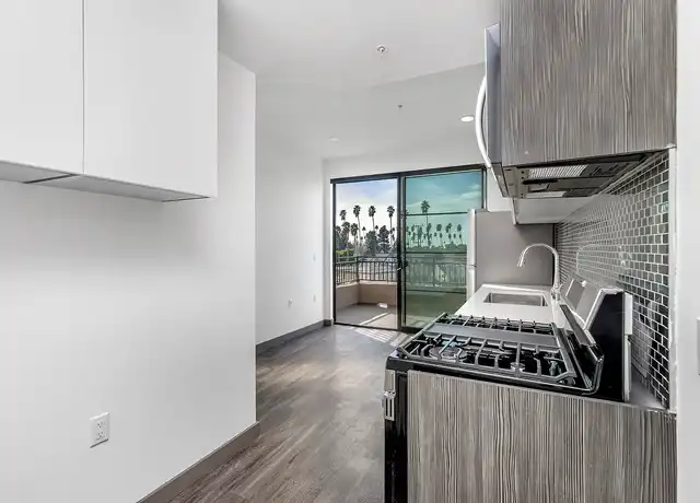 Property at 3617 Venice Blvd, Los Angeles, CA, 90019, 2 beds, 2 baths, [object Object]