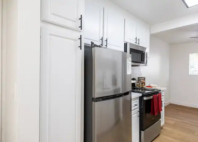 Property at Sunnyvale Crossings Apartments - 1180 Lochinvar Ave, Sunnyvale, CA, 94087, 1 bed, 1 bath, [object Object]