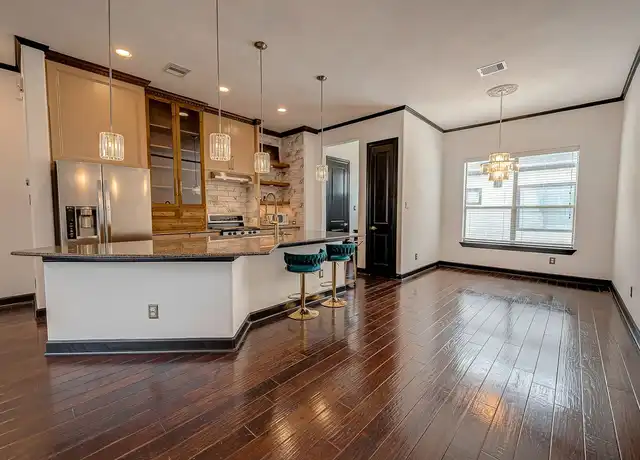 Property at 1306 Paige St, Houston, TX, 77003, 2 beds, 2.5 baths, [object Object]