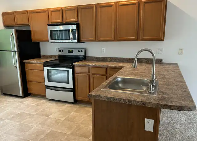Property at 83 Trinity Cir Unit B, Rochester, NH, 03839, 3 beds, 1.5 baths, [object Object]