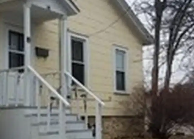 Property at 33 N Hickory St, Joliet, IL, 60435, 2 beds, 1 bath, [object Object]
