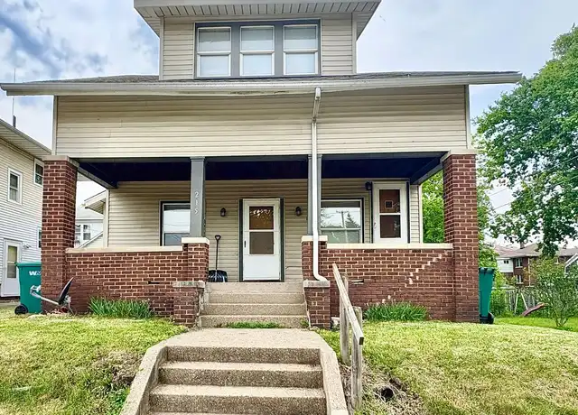 Property at 215 S Pine St Unit 1/2, Mishawaka, IN, 46544, 1 bed, 1 bath, [object Object]