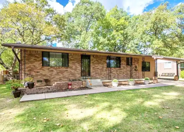 Property at 400 Oak Ln, Little Rock, AR, 72205, 3 beds, 1.5 baths, [object Object]