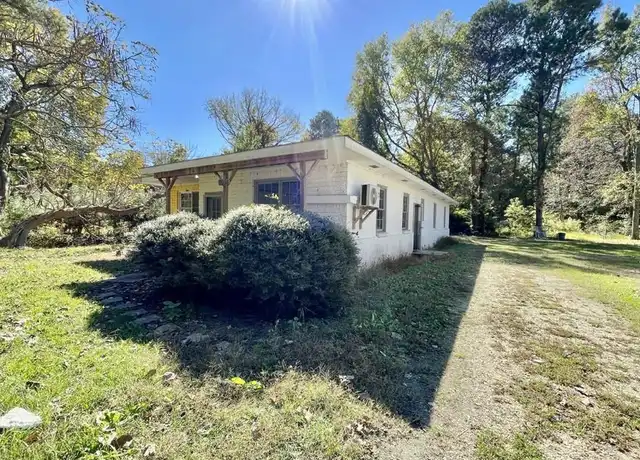 Property at 2056 Old Wilmington Rd, Fayetteville, NC, 28306, 2 beds, 2 baths, [object Object]