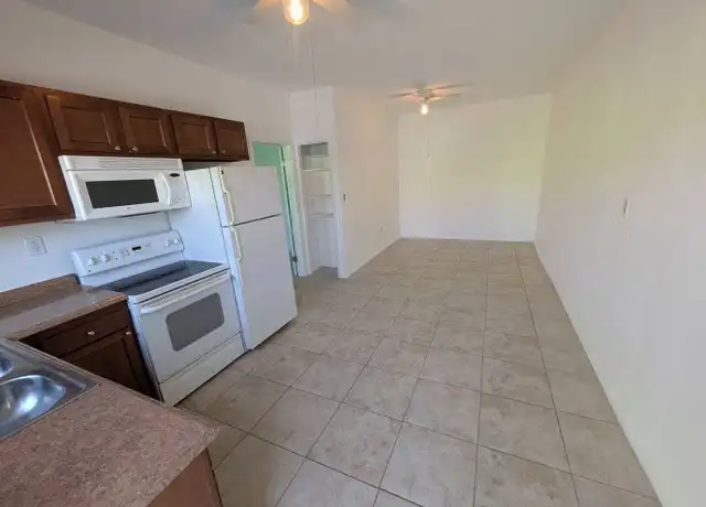 Property at 401 Colonia Ln E #5, Nokomis, FL, 34275, 1 bed, 1 bath, [object Object]