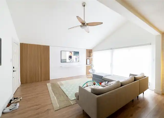 Property at 14110 Greenway Dr, Sugar Land, TX, 77498, 3 beds, 2 baths, [object Object]