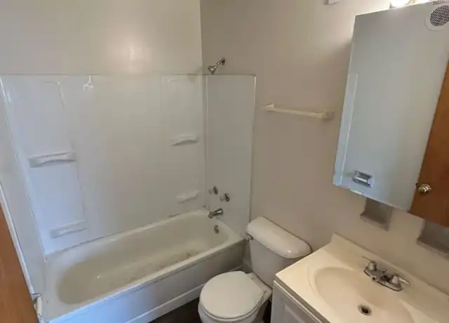 Property at 7731 W Hampton Ave Unit 7, Milwaukee, WI, 53218, 2 beds, 1 bath, [object Object]