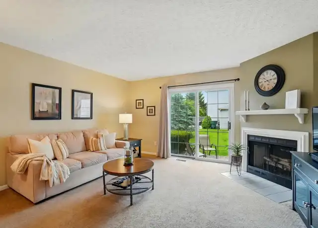 Property at 1630 Holland Dr Unit 1630, Hilliard, OH, 43026, 2 beds, 1.5 baths, [object Object]