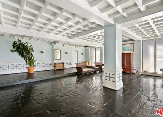 Property at 634 S Gramercy Pl, Los Angeles, CA, 90005, 1 bed, 1 bath, [object Object]