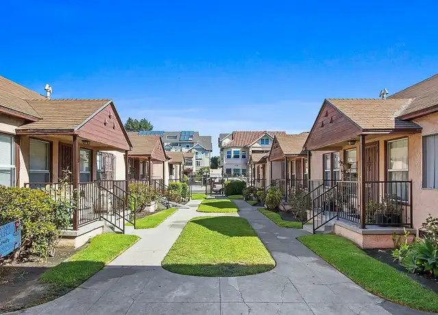 Property at LA Victoria - 440 W 79th St, Los Angeles, CA, 90003, 2 beds, 1 bath, [object Object]