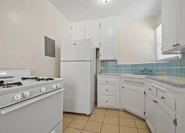 Property at LA Victoria - 440 W 79th St, Los Angeles, CA, 90003, 1-2 bed, 1 bath, [object Object]