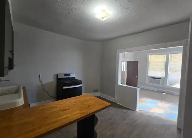 Property at 3524 Cass St Unit 2, Omaha, NE, 68131, 1 bed, 1 bath, [object Object]