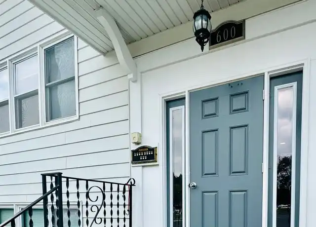 Property at 700 Whitman St Unit 302, Belvidere, IL, 61008, 2 beds, 1 bath, [object Object]