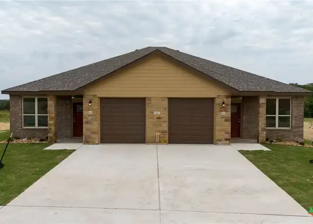 Property at 201 Avenue B Unit B, Moody, TX, 76557, 3 beds, 2 baths, [object Object]