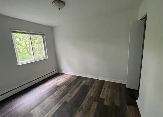 Property at 2721 Baker Ave Unit 21-07, Cincinnati, OH, 45211, 1 bed, 1 bath, [object Object]