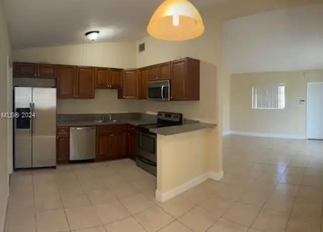 Property at 2325 Hope St, Hollywood, FL, 33020, 5 beds, 3 baths, [object Object]