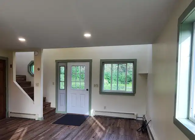 Property at 2461-2463 N Littleton Rd, Littleton, NH, 03561, 1 bed, 1 bath, [object Object]
