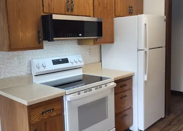 Property at 101 S University Dr Unit 112, Fargo, ND, 58103, 1 bed, 1 bath, [object Object]