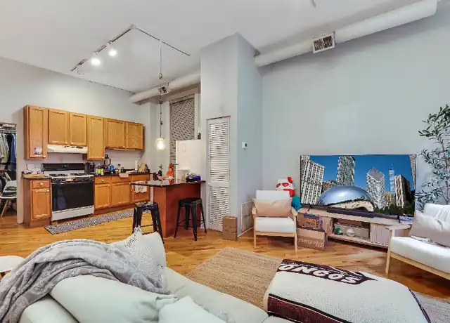 Property at 1561 N Wells St Unit 2R, Chicago, IL, 60610, 1 bed, 1 bath, [object Object]