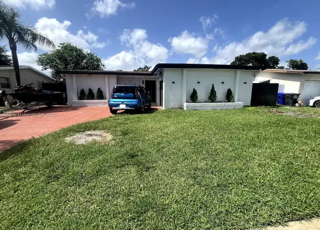Property at 6471 Park St, Hollywood, FL, 33024, 3 beds, 2 baths, [object Object]