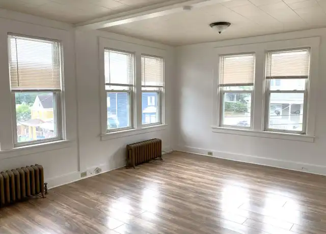 Property at 304 Elizabeth Ave Unit 4, Pittsburgh, PA, 15202, 1 bed, 1 bath, [object Object]