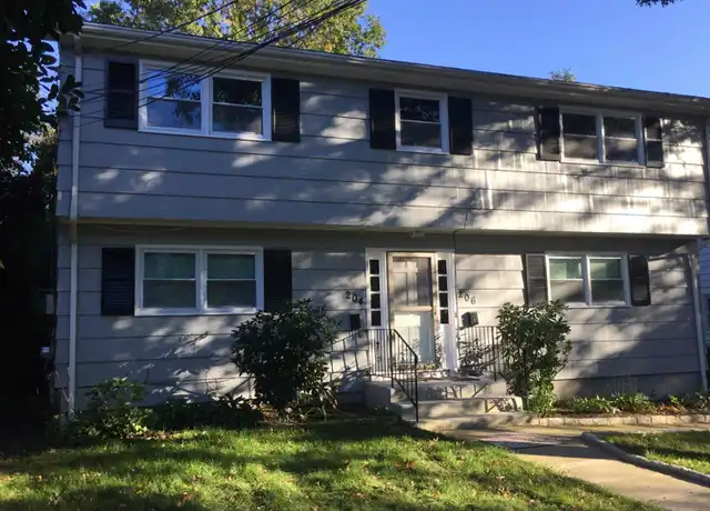Property at 204 High St, Fairfield, CT, 06824, 2 beds, 1 bath, [object Object]