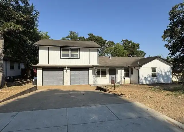 Property at 605 Vine St, Euless, TX, 76040, 3 beds, 2.5 baths, [object Object]