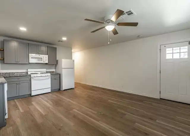 Property at 3119 Cross Cir, Waco, TX, 76708, 2 beds, 1 bath, [object Object]