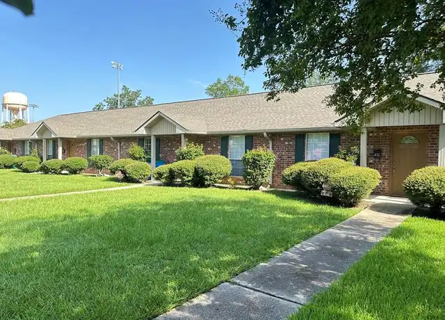 Property at 404 E Beech St, Ponchatoula, LA, 70454, 2 beds, 2 baths, [object Object]