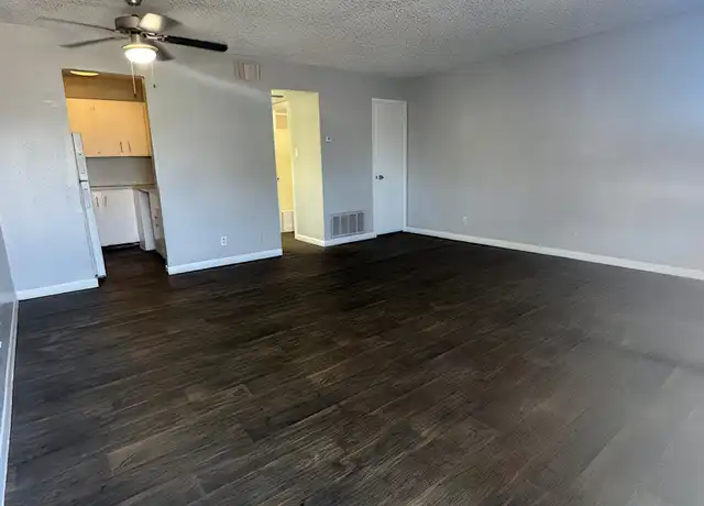 Property at 5220 Weber Rd Unit J-103, Corpus Christi, TX, 78411, 0 beds, 1 bath, [object Object]