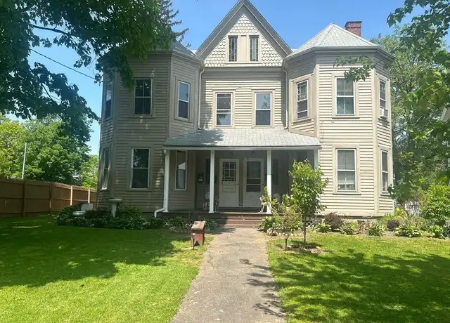 Property at 115 High St Unit Second Floor, Bristol, CT, 06010, 2 beds, 1 bath, [object Object]