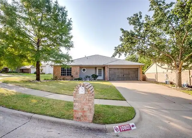 Property at 10601 Cobblestone Dr, Benbrook, TX, 76126, 3 beds, 2 baths, [object Object]