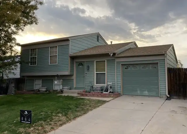 Property at 1661 Killarney St, Aurora, CO, 80011, 4 beds, 2 baths, [object Object]