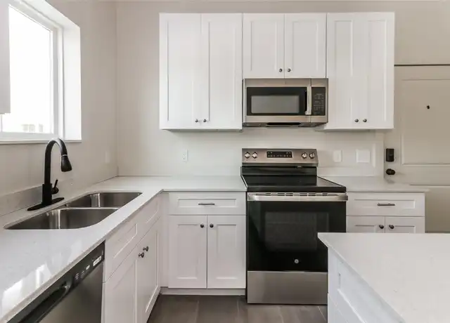 Property at 7806 Clearview St Unit 2B, Houston, TX, 77033, 2 beds, 1 bath, [object Object]