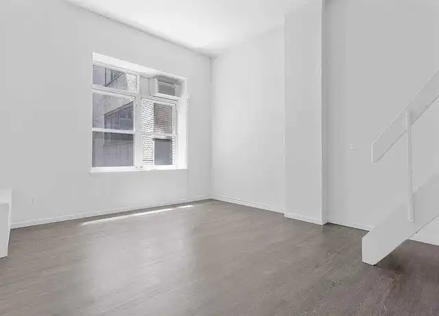 Property at 88 Fulton St Unit 509, New York, NY, 10038, 3 beds, 1 bath, [object Object]