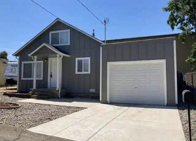 Property at 664 W Kenwood St, Roseburg, OR, 97471, 3 beds, 1 bath, [object Object]