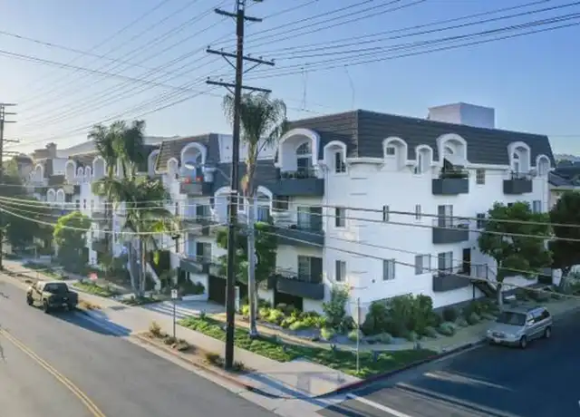 Property at 10650 Moorpark St Unit 205, North Hollywood, CA, 91602, 1 bed, 1 bath, [object Object]