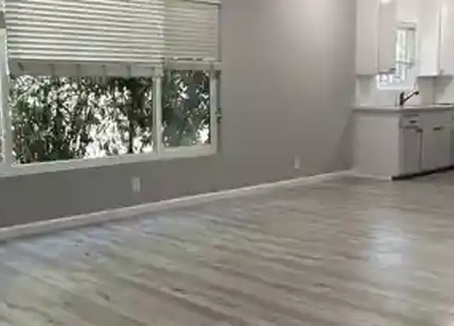 Property at 7555 De Longpre Ave, Los Angeles, CA, 90046, 1 bed, 1 bath, [object Object]