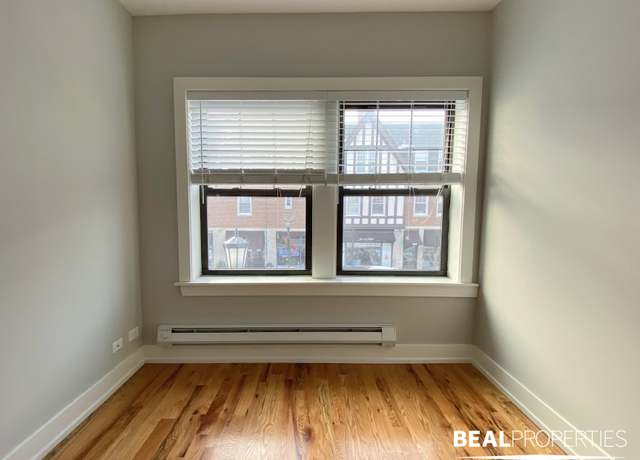 Photo of 545 Chestnut St Unit 201, Winnetka, IL 60093