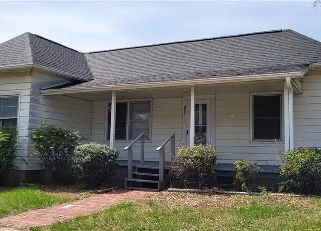 Property at 914 Cranbrook St, Greensboro, NC, 27407, 3 beds, 1 bath, [object Object]